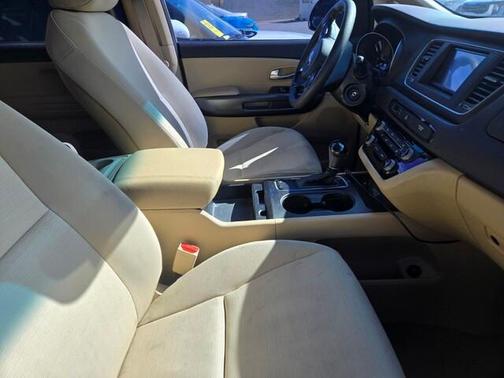 2015 Kia Sedona LX