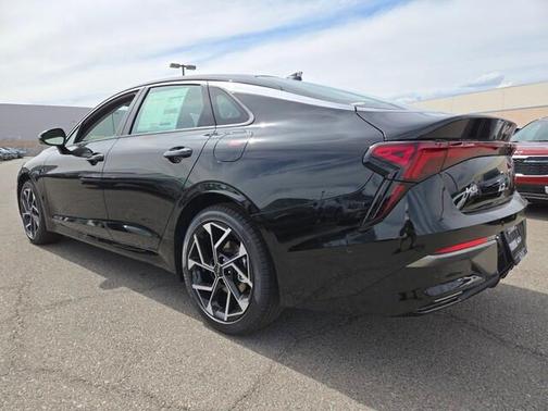 2025 Kia K5 EX