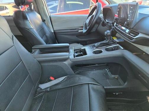 2021 Toyota Sienna LE