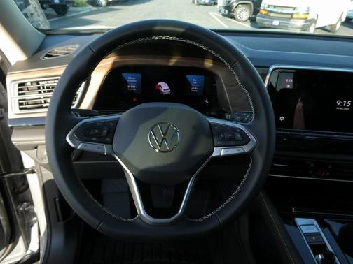 2026 Volkswagen Atlas 2.0T SE w/Technology 4MOTION
