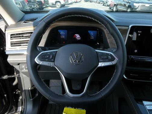 2025 Volkswagen Atlas 2.0T SE w/Technology 4MOTION