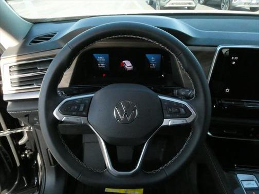 2025 Volkswagen Atlas 2.0T SE w/Technology 4MOTION