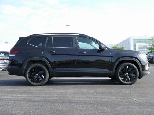 2025 Volkswagen Atlas 2.0T SE w/Technology 4MOTION