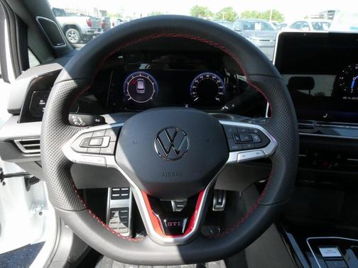 2025 Volkswagen Golf GTI 2.0T SE DSG