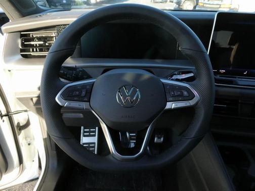 2025 Volkswagen Tiguan 2.0T SE R-Line Black 4MOTION