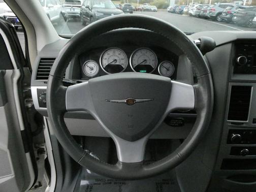 2010 Chrysler Town & Country Touring