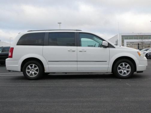 2010 Chrysler Town & Country Touring
