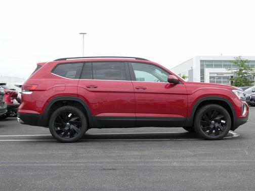 2025 Volkswagen Atlas 2.0T SE w/Technology 4MOTION