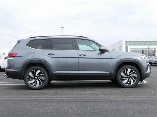 2025 Volkswagen Atlas 2.0T SE w/Technology 4MOTION