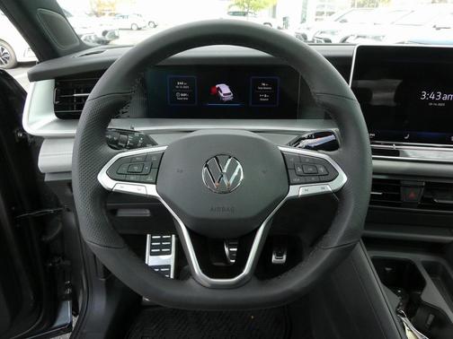 2025 Volkswagen Tiguan 2.0T SE R-Line Black 4MOTION