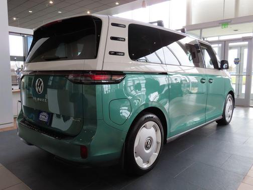 Mahi Green 2025 Volkswagen ID. Buzz 1st Edition with 4MOTION