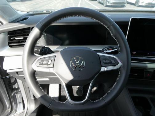 2025 Volkswagen Tiguan 2.0T SE 4MOTION