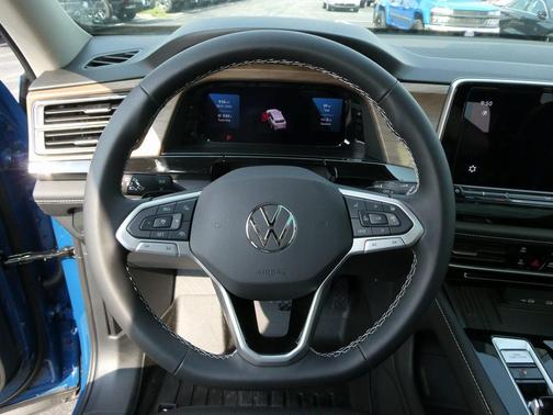 2025 Volkswagen Atlas 2.0T SE w/Technology 4MOTION