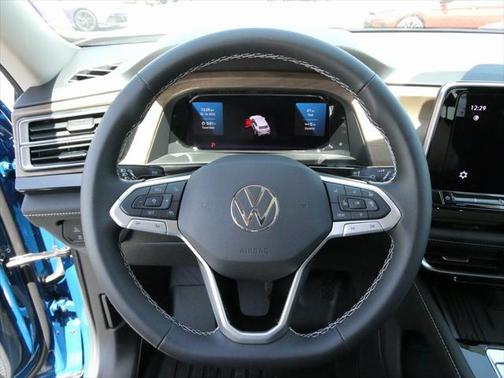 2025 Volkswagen Atlas 2.0T SE w/Technology 4MOTION