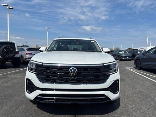 Opal White Pearl 2026 Volkswagen Atlas 2.0T SEL Premium R-Line 4MOTION