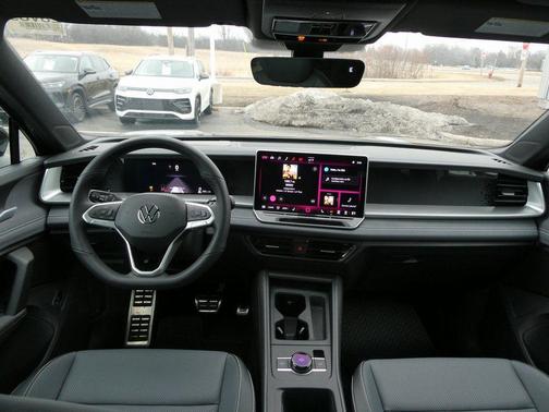 platinum gray metallic 2026 Volkswagen Tiguan 2.0T SE R-Line Black 4MOTION