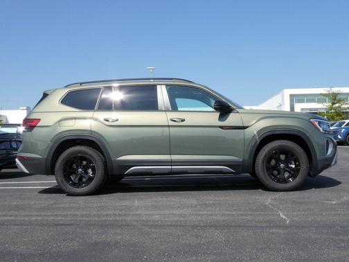 2025 Volkswagen Atlas 2.0T Peak Edition