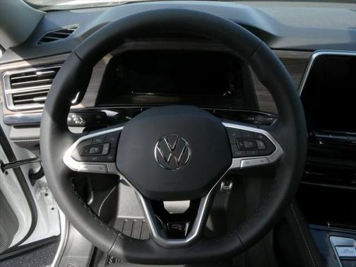 2025 Volkswagen Atlas 2.0T SEL Premium R-Line 4MOTION