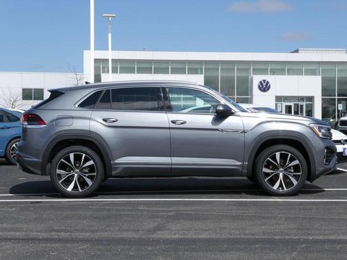 2025 Volkswagen Atlas Cross Sport 2.0T SEL Premium