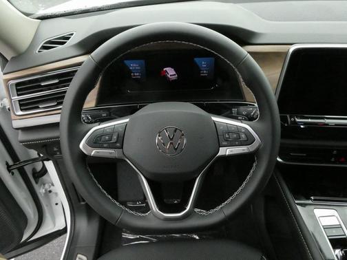 2026 Volkswagen Atlas 2.0T SE w/Technology 4MOTION