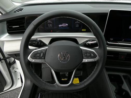2025 Volkswagen Tiguan 2.0T SE 4MOTION