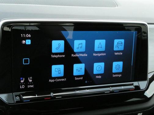 2025 Volkswagen Atlas Cross Sport 2.0T SE w/Technology 4MOTION