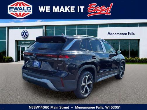 Deep Black Pearl 2026 Volkswagen Tiguan 2.0T SE 4MOTION