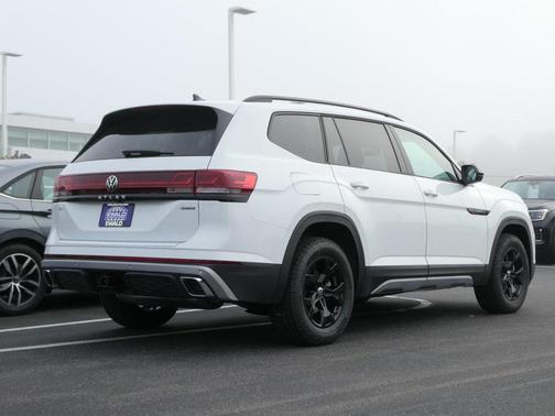 2025 Volkswagen Atlas 2.0T Peak Edition