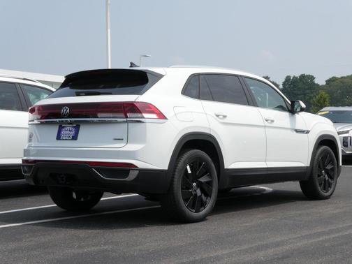2025 Volkswagen Atlas Cross Sport 2.0T SE w/Technology 4MOTION