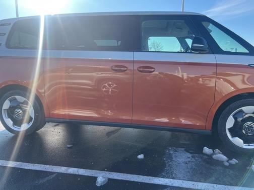 2025 Volkswagen ID. Buzz Pro S Plus with 4MOTION