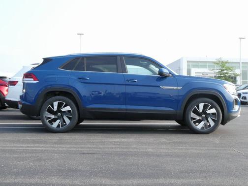 2025 Volkswagen Atlas Cross Sport 2.0T SE w/Technology 4MOTION