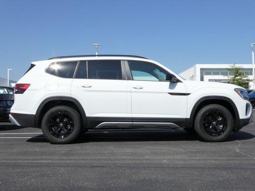 2025 Volkswagen Atlas 2.0T Peak Edition