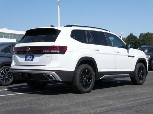 2025 Volkswagen Atlas 2.0T Peak Edition