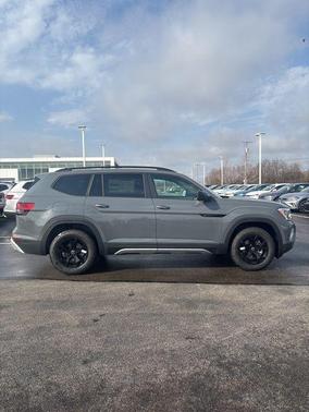 Pure Gray 2026 Volkswagen Atlas Peak Edition