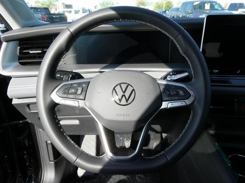 2025 Volkswagen Tiguan 2.0T SE 4MOTION