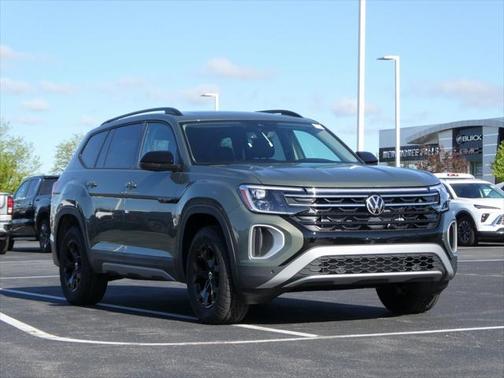 2025 Volkswagen Atlas 2.0T Peak Edition