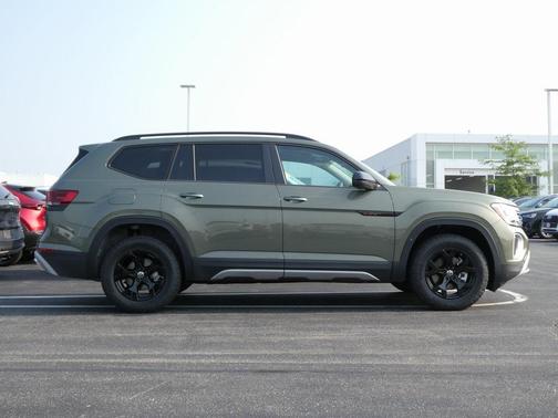 2025 Volkswagen Atlas 2.0T Peak Edition