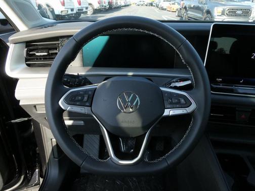 2025 Volkswagen Tiguan 2.0T SE 4MOTION