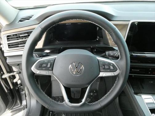 2025 Volkswagen Atlas 2.0T SE w/Technology 4MOTION
