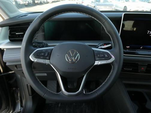 2025 Volkswagen Tiguan 2.0T SE 4MOTION