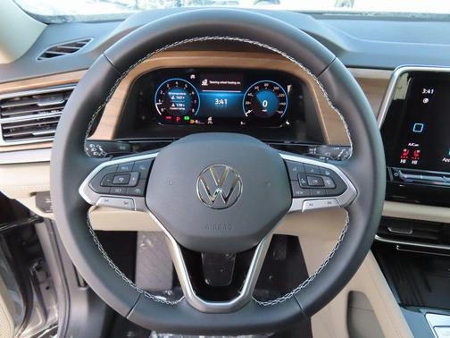 Silver Mist Metallic 2026 Volkswagen Atlas 2.0T SE w/Technology 4MOTION