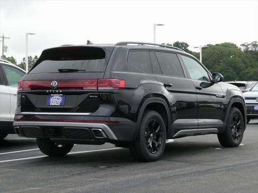 2025 Volkswagen Atlas 2.0T Peak Edition
