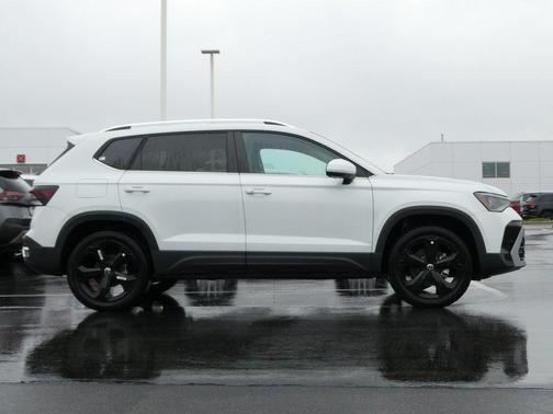 2025 Volkswagen Taos 1.5T SEL