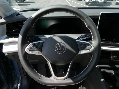2025 Volkswagen Tiguan 2.0T SE 4MOTION
