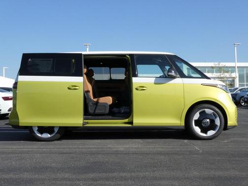 2025 Volkswagen ID. Buzz Pro S Plus with 4MOTION