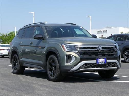 2025 Volkswagen Atlas 2.0T Peak Edition