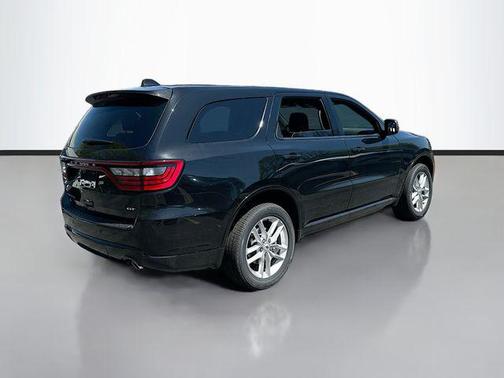 DB Black Crystal Clearcoat 2026 Dodge Durango GT AWD