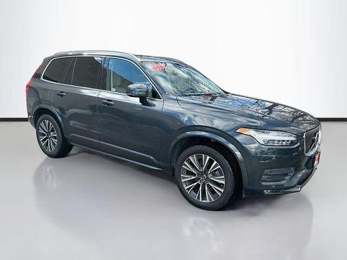 2021 Volvo XC90 T5 Momentum