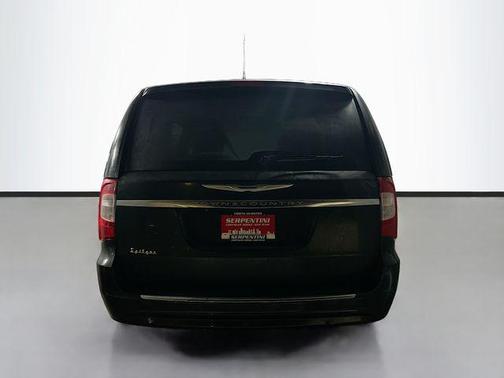 2016 Chrysler Town & Country Touring