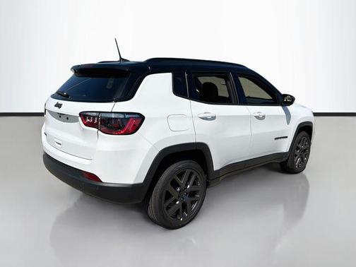Bright White Clearcoat 2026 Jeep Compass Limited